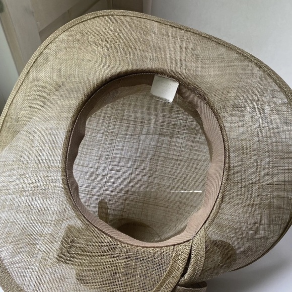 Women’s Straw Derby Wedding Hat Taupe 16” wide - Picture 3 of 9